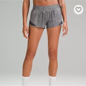 Lululemon Hotty Hot Low Rise 2.5”
